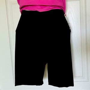 Danskin women’s bike shorts 7” inseam size medium black NWT NWOT